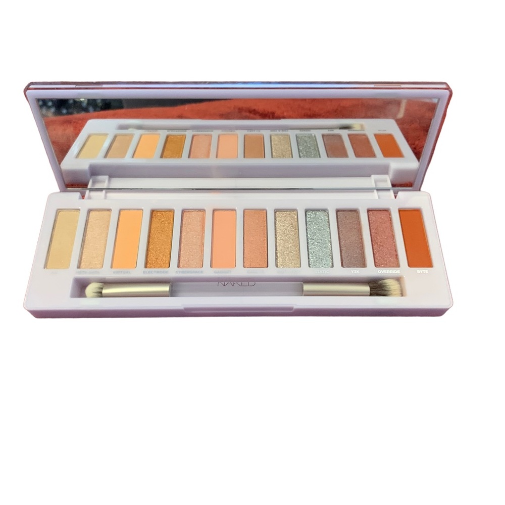Limited Edition-Naked Cyber Eyeshadow Palette.